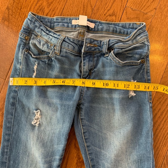 Life In Progress Ladies Distressed Jeans - Picture 3 of 4